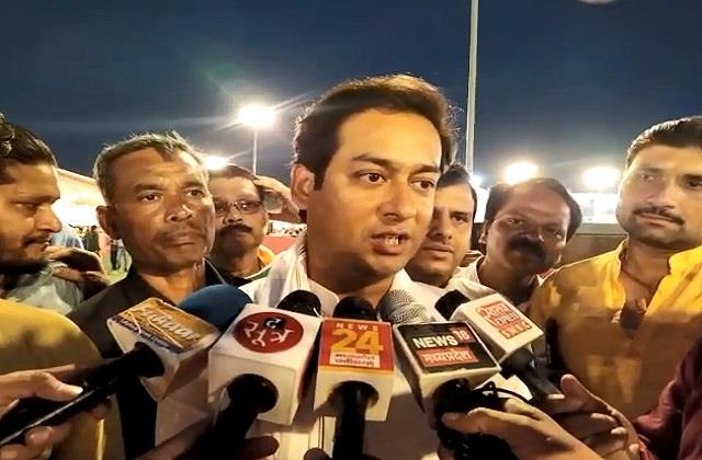 punjabkesari's tweet image. जयवर्धन सिंह बोले- भाजपा के कई नेता हमारे संपर्क में, सिंधिया का नाम लिए बिना साधा बड़ा निशाना
m.mp.punjabkesari.in/madhya-pradesh…

#MadhyaPradeshHindiNews #GwaliorNews #JaivardhanSingh #JyotiradityaScindia #Congress #BJP #DeepakJoshi