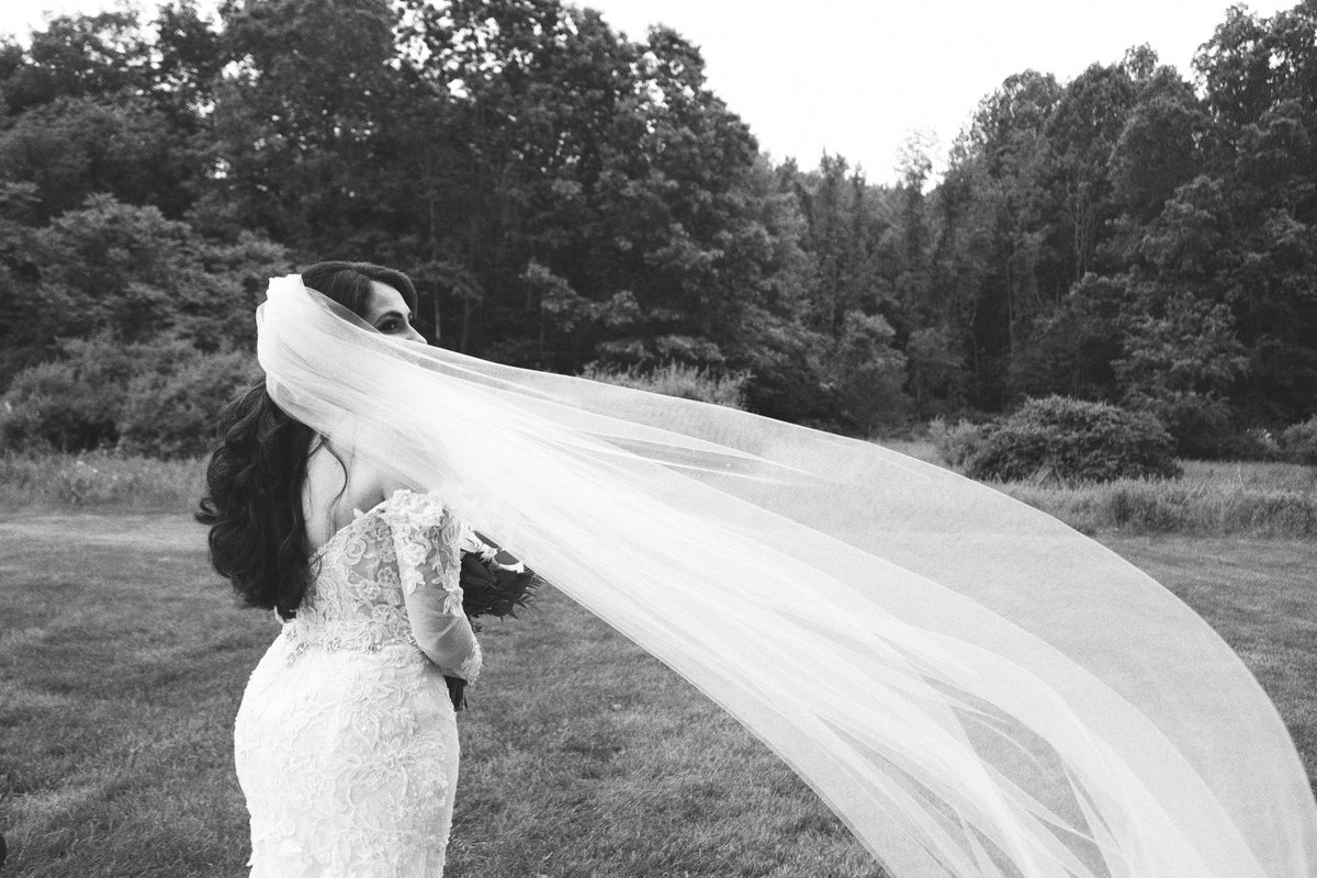 ldollaz_'s tweet photo. Photographed a wedding on a torn ACL🫠.

Photos by me. https://t.co/v8yXud0PaH