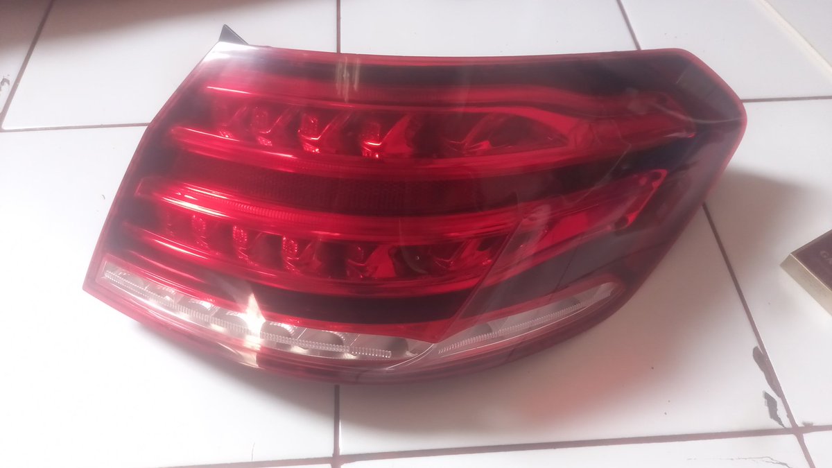 Genmobilindo's tweet photo. Stoplaml Mercedes Benz E400, E300, W212 2014, 2015 Original

*Keterangan Product*
•Copotan
•Original
•Kelistrikan Bgus
•Mika Bening
IDR : 3,150,000
Wa : 0813 2412 8097
Tokopedia : Genindo Motorcycle's https://t.co/q87PbghHcz