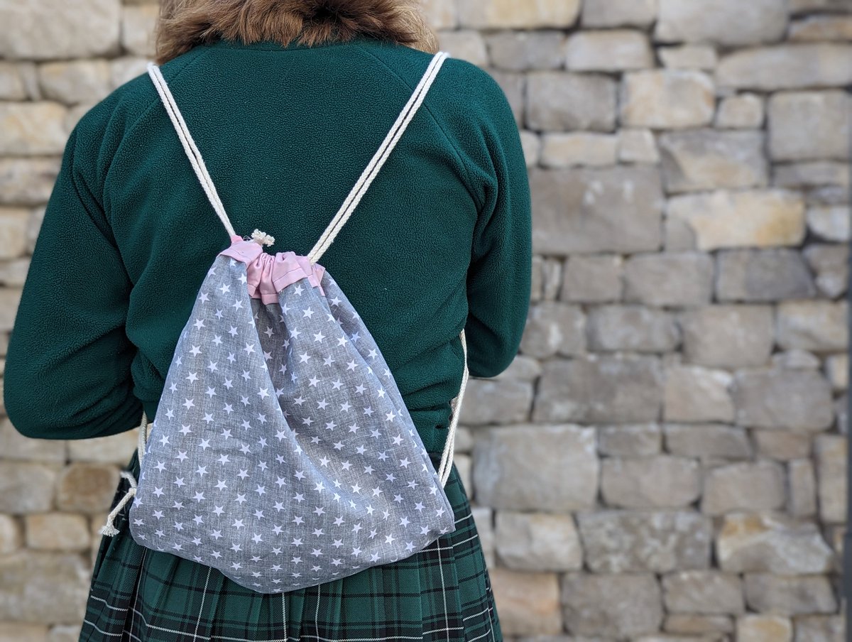 QES_Textiles's tweet photo. Year 9 have begun manufacturing their bags and some are complete already... Great effort and independence! 

#textiles #textiledesign #fashiondesign #ks3textiles #technologyteacher https://t.co/jXGHqHSzhf