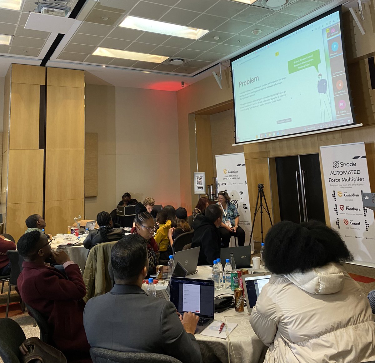 Geekulcha's tweet image. There's always that one team you thought was out but pull up at the very last minute 😳
Team Philoxenic is participating virtually and presenting their solution ‘Thrift’
#SS23Hack