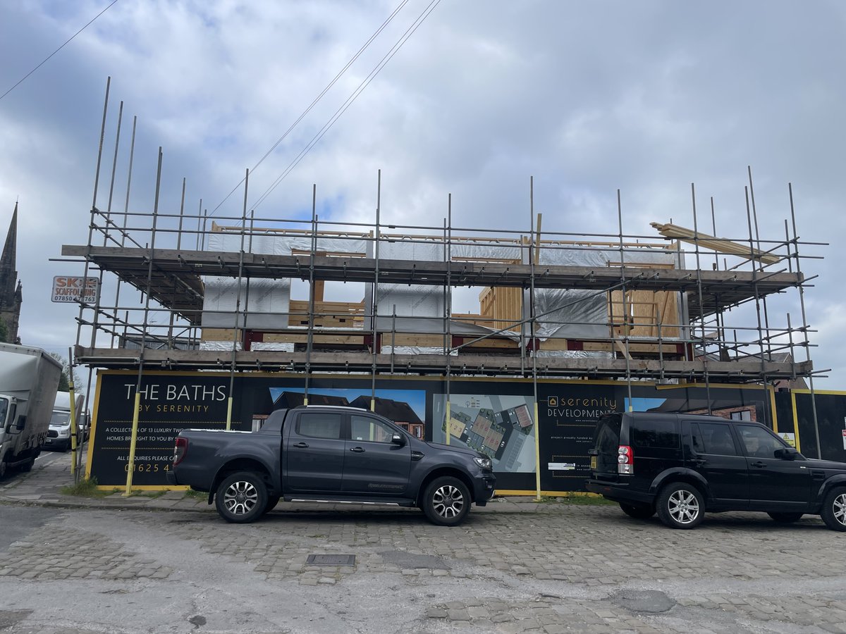 FlitcraftLtd's tweet photo. A block of 3 townhouses with 2 more blocks and apartments to go.  Not the best photos but the houses will be lovely!  If you have a timber frame project you would like to discuss with Flitcraft, please call us on 01995 679444 #injectawall #newbuild #timberframe    #flitcraft https://t.co/jjKiWy5VwP