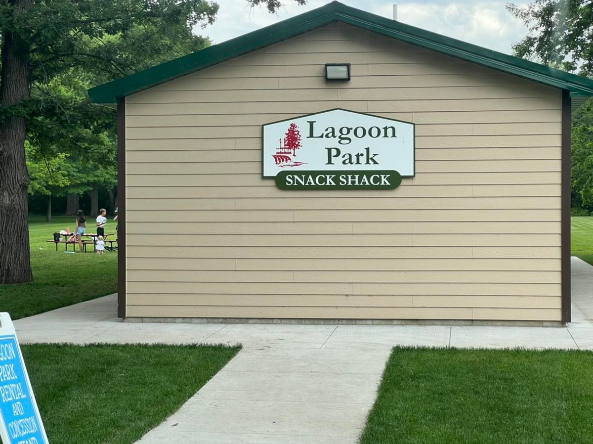 CityofJordanMN's tweet photo. The Snack Shack at Lagoon Park opens today at noon! Soft serve ice cream!
#welcometojordan #liveshopdinejordan https://t.co/FQmFRXsVAj