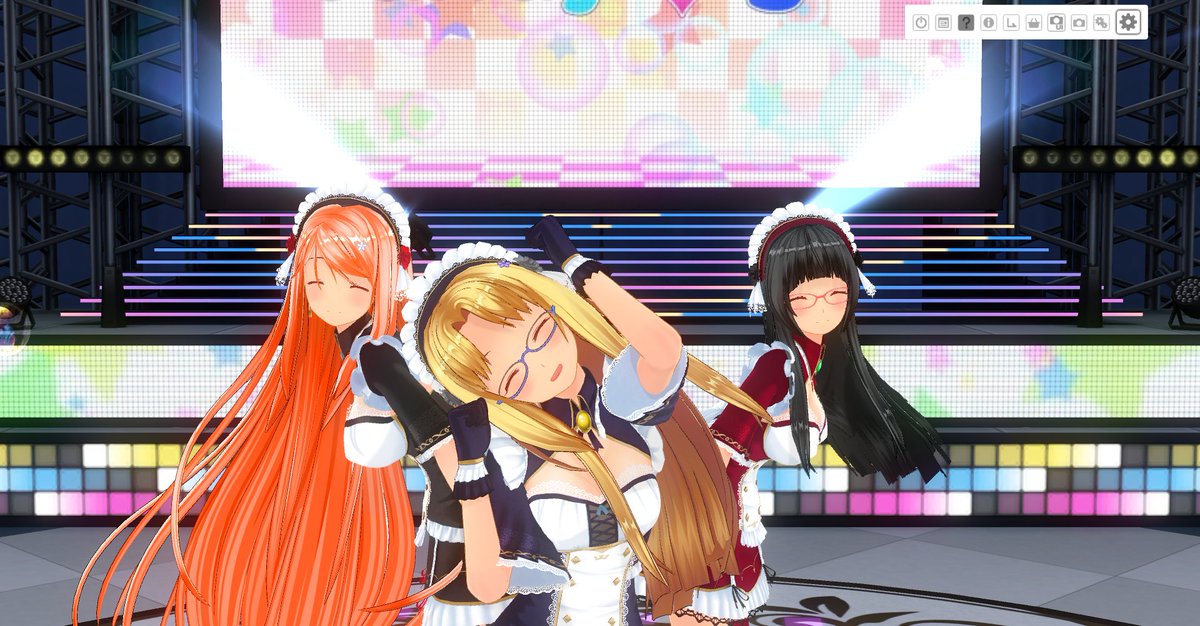 既存のメイドのうち何人かのＣＲボディをこさえました。既存ボディと同じ顔にエディットしたかったけど、なかなかむずい。。。ｗ
三人揃ったのでダンスさせてみましたが、やはりカクつきます。マシンが貧弱なので。。。ｗ
早くゲーミングデビューしたいです。