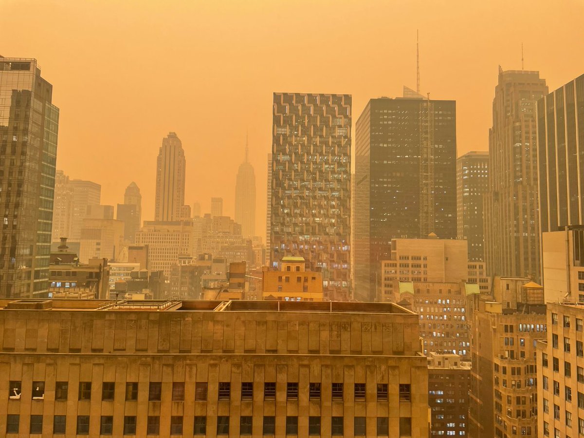 Sharing my 'Canada Wildfires take NYC' content for news needs. Please feel free to use with my credit if necessary. Midtown Manhattan this afternoon.