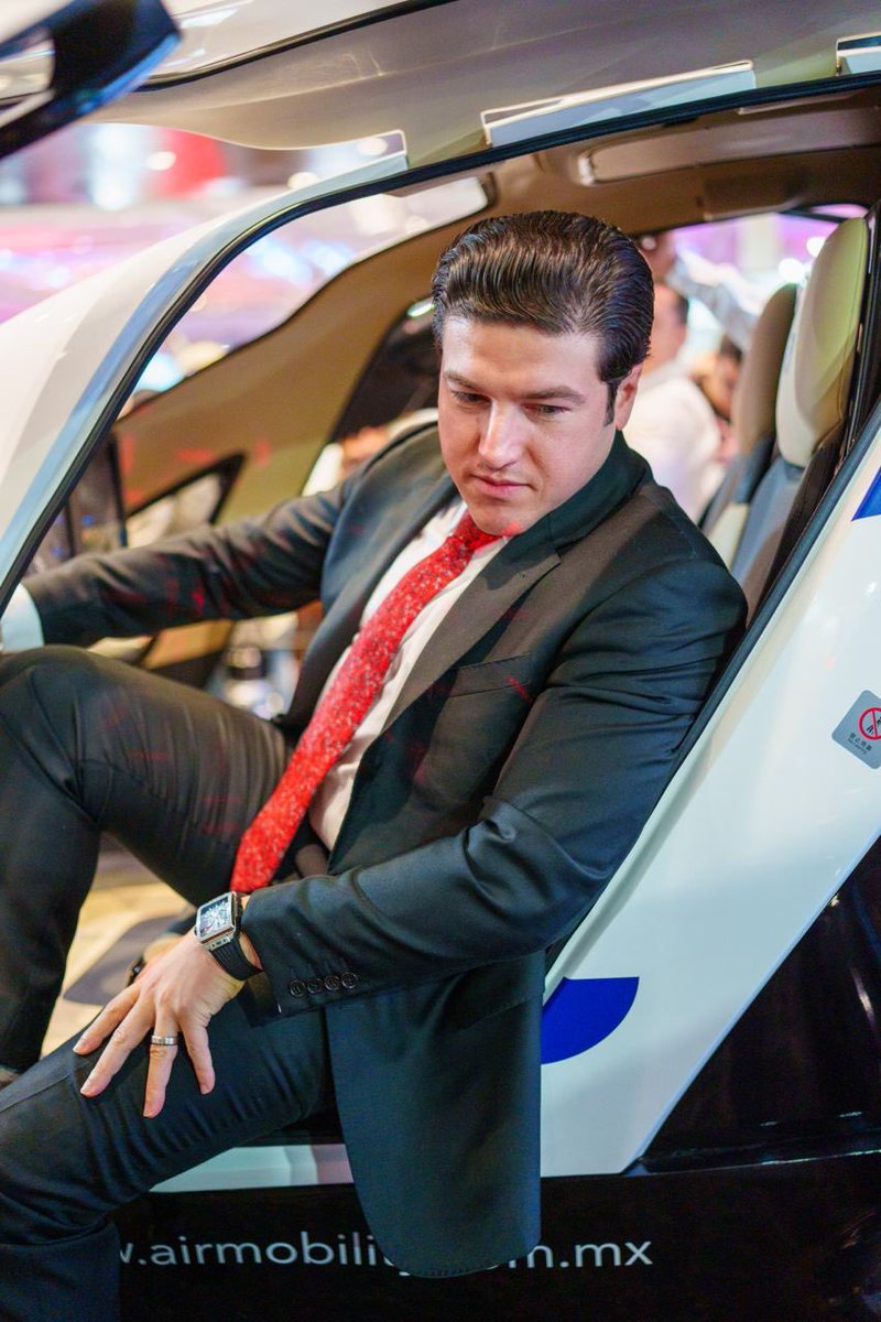 #Politica #Sucesion2024 | Se baja de la contienda…

El gobernador de #NuevoLeon anunció que no competirá por la candidatura de <a href="/MovCiudadanoMX/">Movimiento Ciudadano | Movimiento Naranja</a> en el 2024