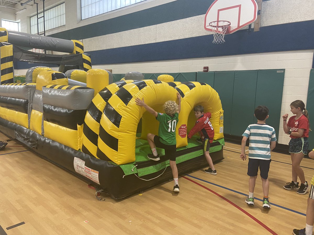 Mrs. Lynch tweet media