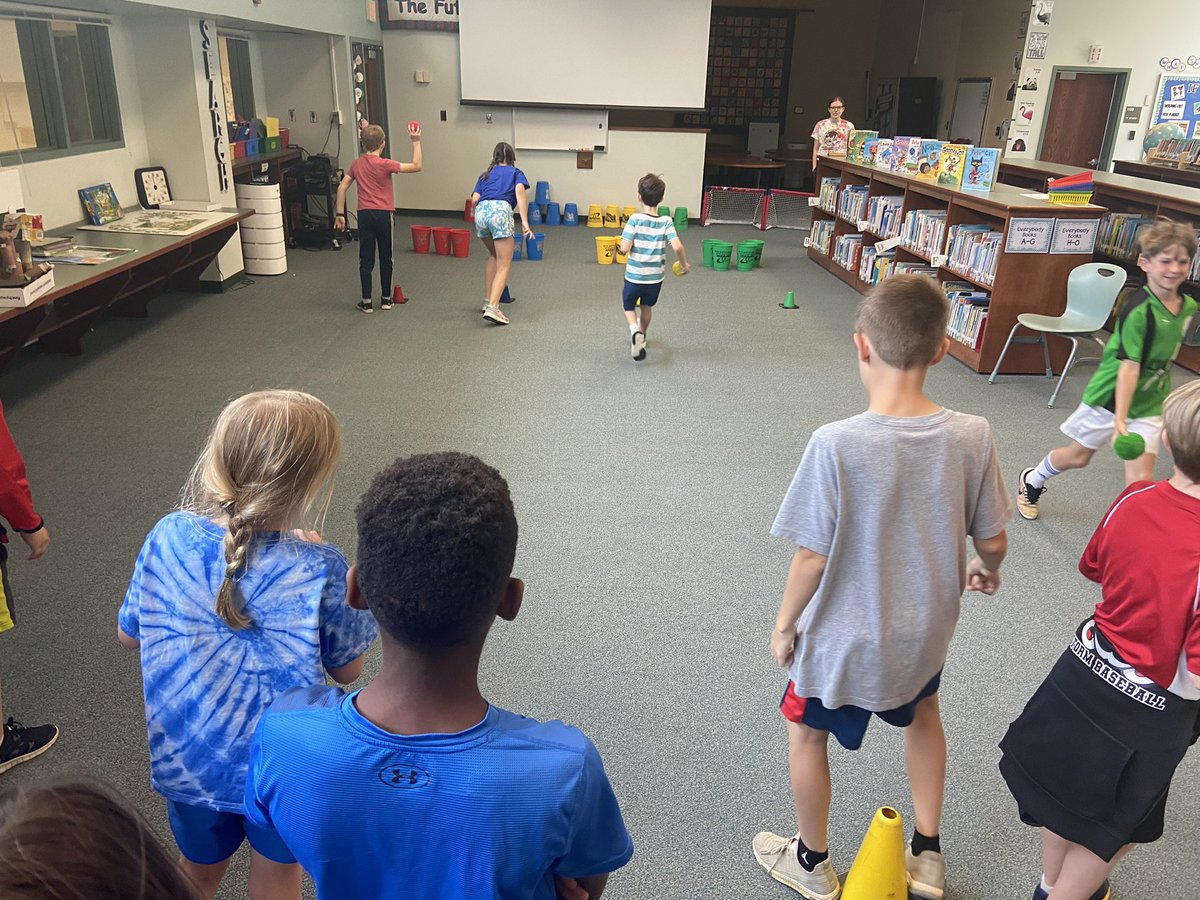 Mrs. Lynch tweet media