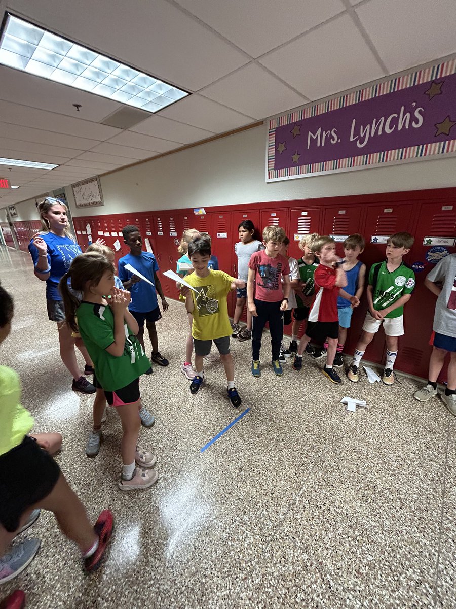 Mrs. Lynch tweet media