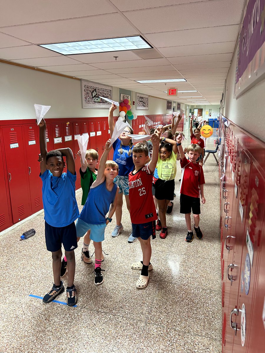 Mrs. Lynch tweet media