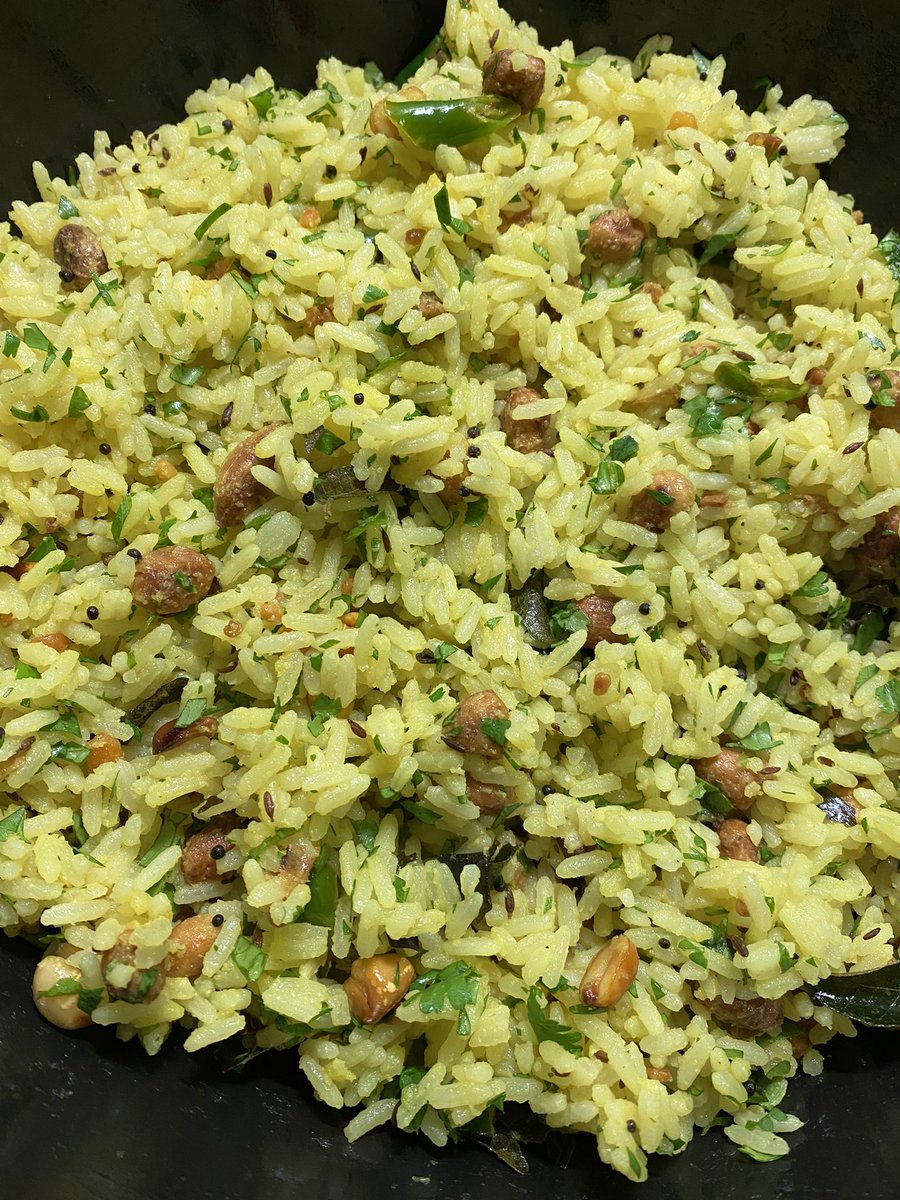 Sunshine on my plate - Lemon Rice 

Recipe delishbite.in/lemon-rice/

#RecipeOfTheDay #Lemonrice #Lemon #veganfood #Vegan #vegetarian #recipes #Dinner #indianfood #Indianrecipes
