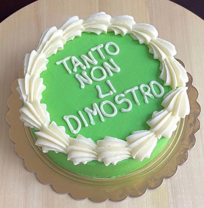 “Il segreto per rimanere giovani è vivere onestamente, mangiare lentamente e mentire sull’età”(LB)
#7giugno 🎂💚Grazie a tutti per gli auguri e mi scuso se ho saltato qualcuno, ma recupero e che da stamattina il mio cellulare è andato in tilt 🙈però ne sono felice🥰 
Grazie di 💚