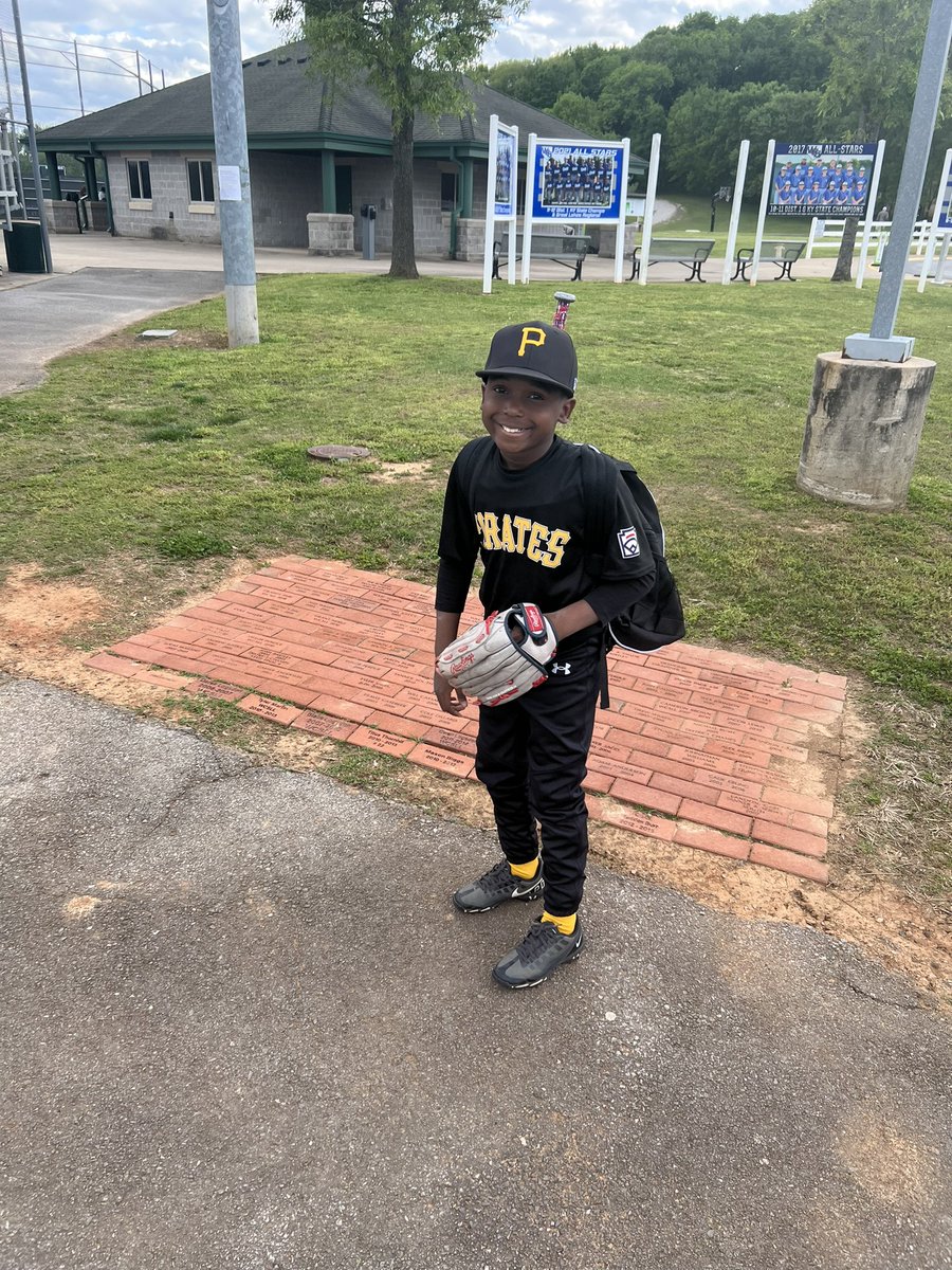 Coach Enrique Davis tweet media