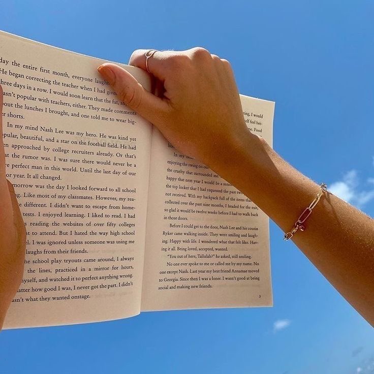eyretartt's tweet photo. —summer reading https://t.co/jknFGkbVfc