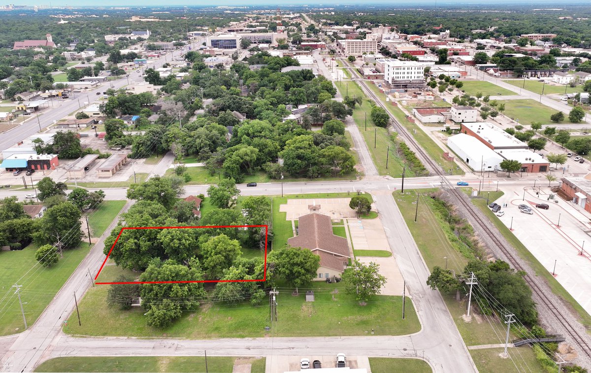 tm5team's tweet photo. New Listing!
Commercially Zoned Lot Listing
806 N Washington Avenue
Bryan, TX 77803
2 bed, 1 bath, 988 sq ft
.15 Acres
List Price: $172,500.00

Quick Link: https://t.co/zR2v3Yk5h1 https://t.co/8QIaDpvqMR