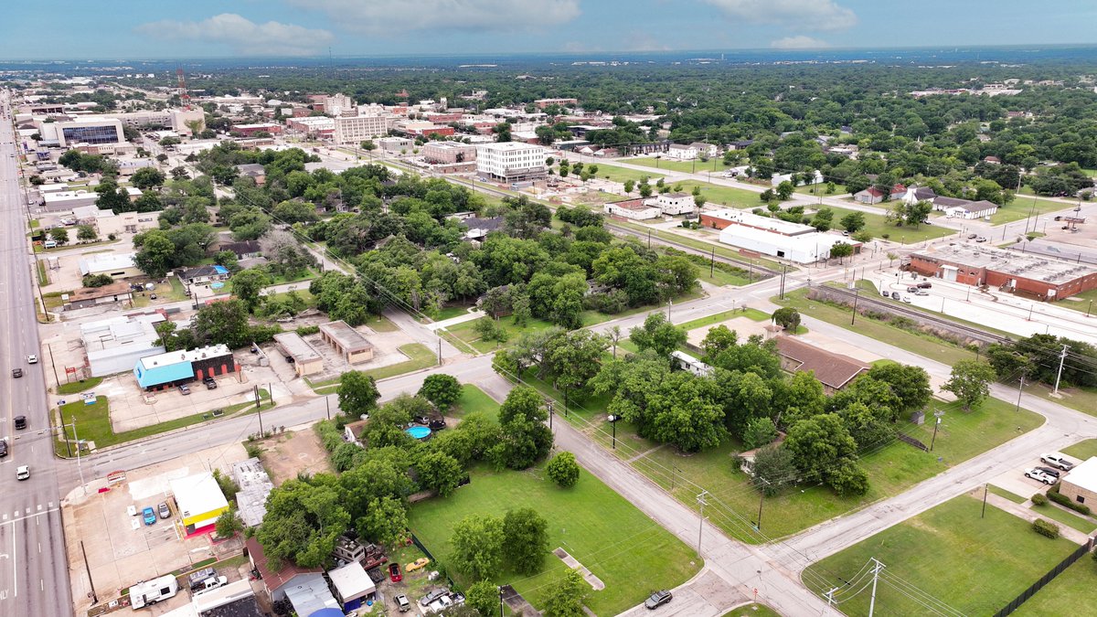 New Listing!
Commercially Zoned Lot Listing
806 N Washington Avenue
Bryan, TX 77803
2 bed, 1 bath, 988 sq ft
.15 Acres
List Price: $172,500.00

Quick Link: tm5collegestation.com/homes-for-sale…
