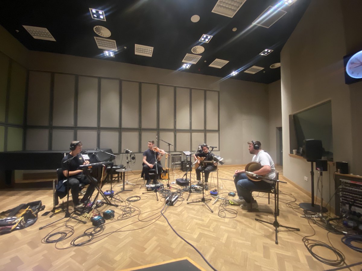 All set for ⁦<a href="/BBCRadio2/">BBC Radio 2</a>⁩ #folkshow with special guests <a href="/gnossmusic/">Gnoss</a>