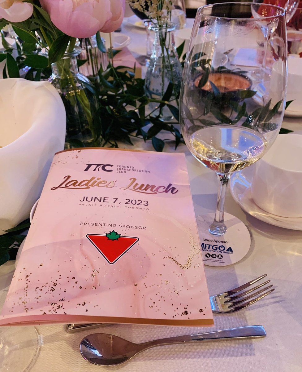 directright's tweet photo. Thank you @loadlink for the invite &amp; @TorTransClub for another lovely ladies lunch afternoon. Beauty day down by the lake. https://t.co/uAgxxryaAh