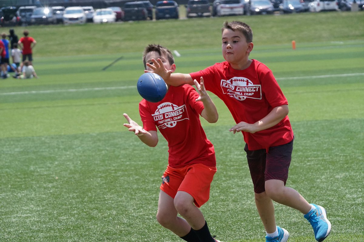 KEYTHECONNECT's tweet image. Our 2nd KEY CONNECT Kids Football Camp is in the books. We had an amazing turnout with close to 80 participants. Thank you to everyone involved in making the kids camp a success 🏈 #KEYCONNECT 🔑🔌