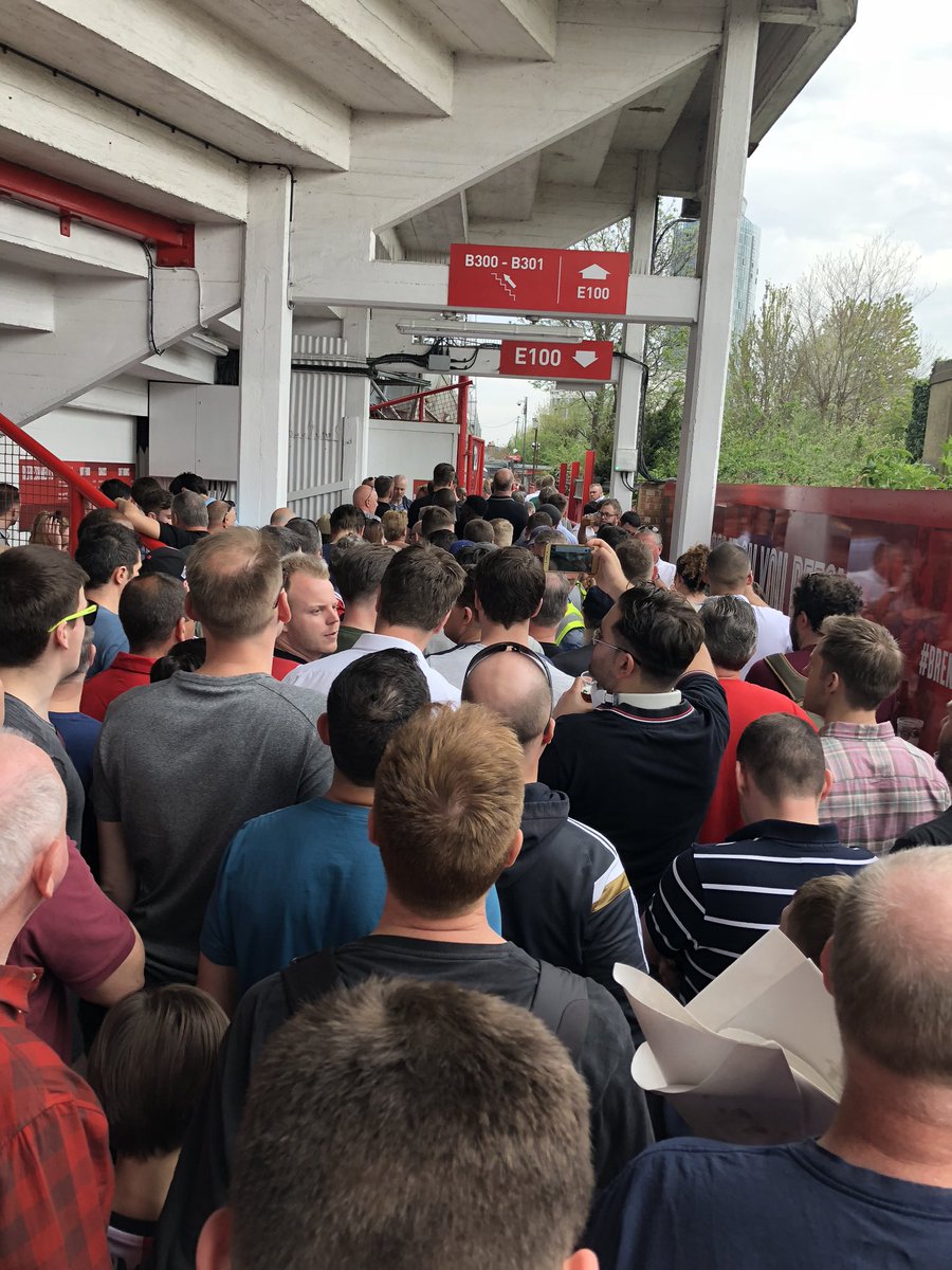 Ballen026's tweet photo. @BrentfordFC You Reds https://t.co/x0rtMBj8b4