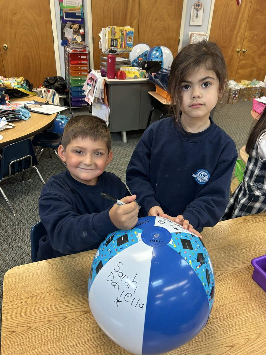 SJSksempkowski's tweet photo. The kindergarteners autographed beach balls. ❤️ We love our friends!🥰 https://t.co/PXxxGO90yi