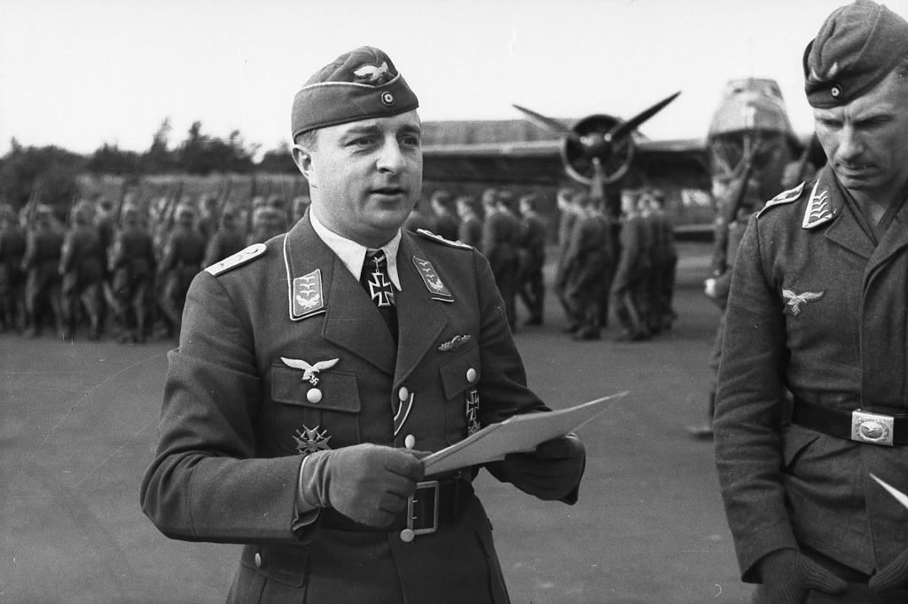 Second World War on Twitter "Hauptmann Walter Bradel, Kampfgeschwader