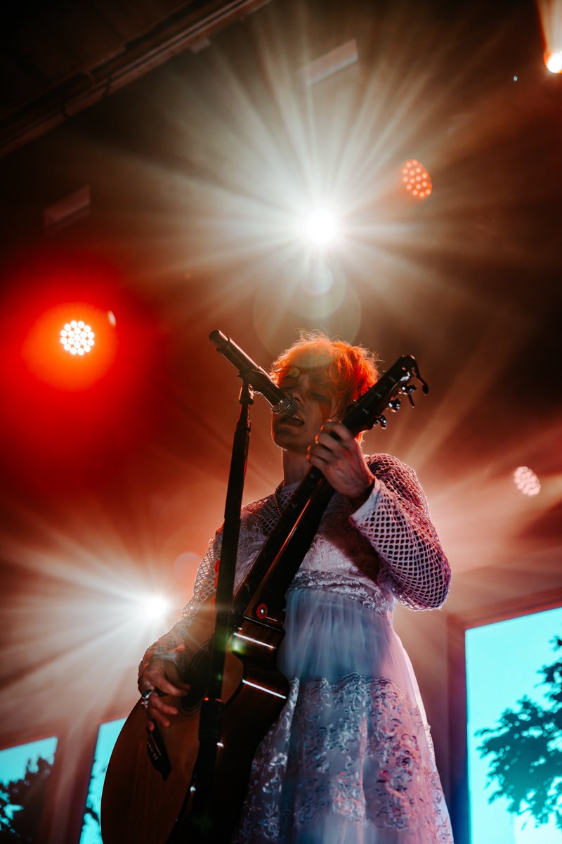 waterparks's tweet photo. 👰🏼‍♀️ WEDDINGPARKS LIVE IN AMERICA 👰🏻‍♀️

SOLD OUT HOUSTON YESTERDAY 
AUSTIN TONIGHT IS AT 98%
TICKETS ALMOST GONE - COME THRU

LAST TICKETS: https://t.co/OmOXLJiEqN https://t.co/oZB9WDx42h