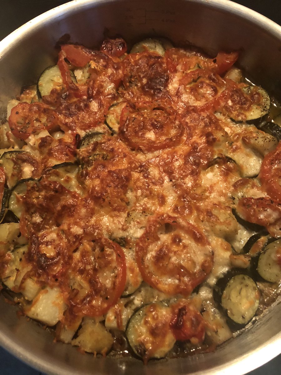 NicholasDevaney's tweet image. Dinner looks ok 😊