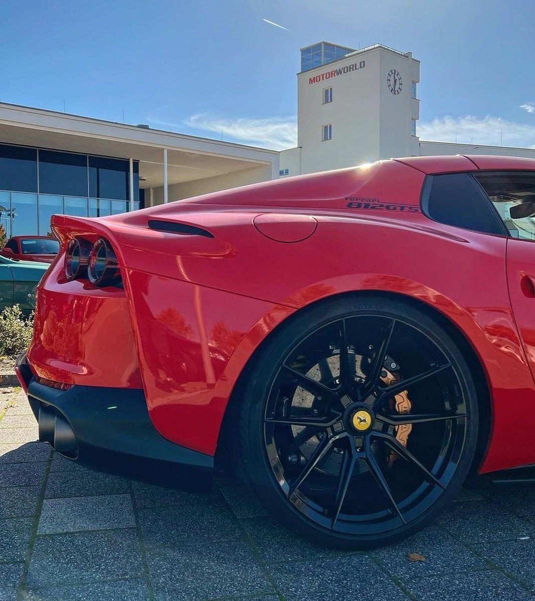 Ferrari 812 GTS spec'd in Rosso Corsa