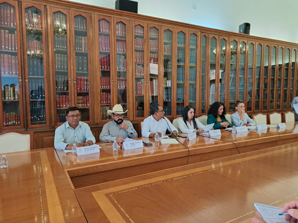 #Miercoles
Comisión de Asuntos Municipales