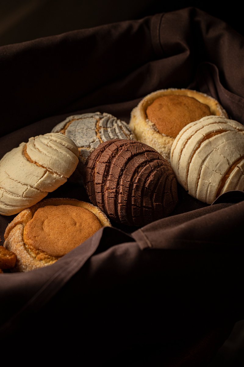 ¿Qué quieres de mi clima frío? ¿Qué
vaya a Comedor Jacinta por un chocolate caliente y
una deliciosa pieza de pan? No se diga más.