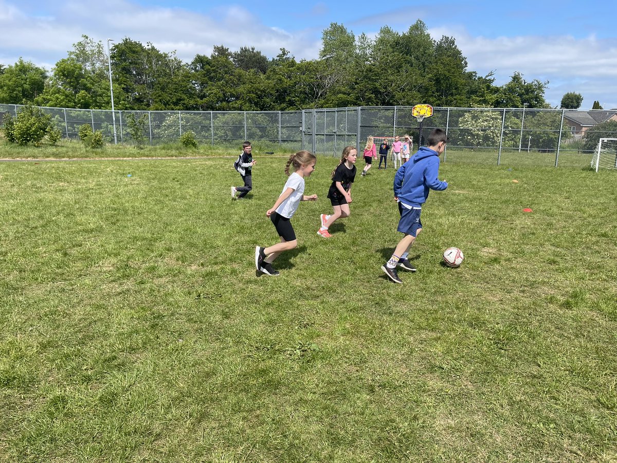 DeanburnPS_P4_3's tweet photo. We have been so busy today! Rugby, football, beep test, fruit rockets, basketball, mindfulness…we will all sleep well tonight! 😊 #DPSHealthweek and a HUGE thank you to all of our amazing volunteers who ran the workshops! https://t.co/LISD1VoWRG