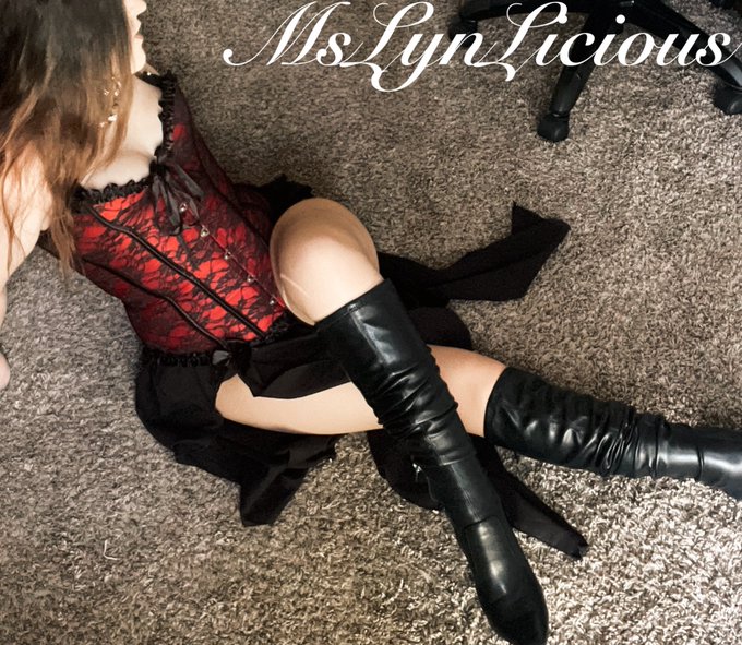 Who&rsquo;s ready to be my first mate? #pirate #piratesofthecaribbean #piratecostume #piratecosplay #redhead<a href="/tag/pirate"class="tags">#pirate</a><a href="/tag/piratesofthecaribbean"class="tags">#piratesofthecaribbean</a><a href="/tag/redhead"class="tags"><span>#redhead</span></a><a href="/tag/renaissance"class="tags"><span>#renaissance</span></a><a href="/tag/accountant"class="tags"><span>#accountant</span></a><a href="/tag/piratecostume"class="tags"><span>#piratecostume</span></a>