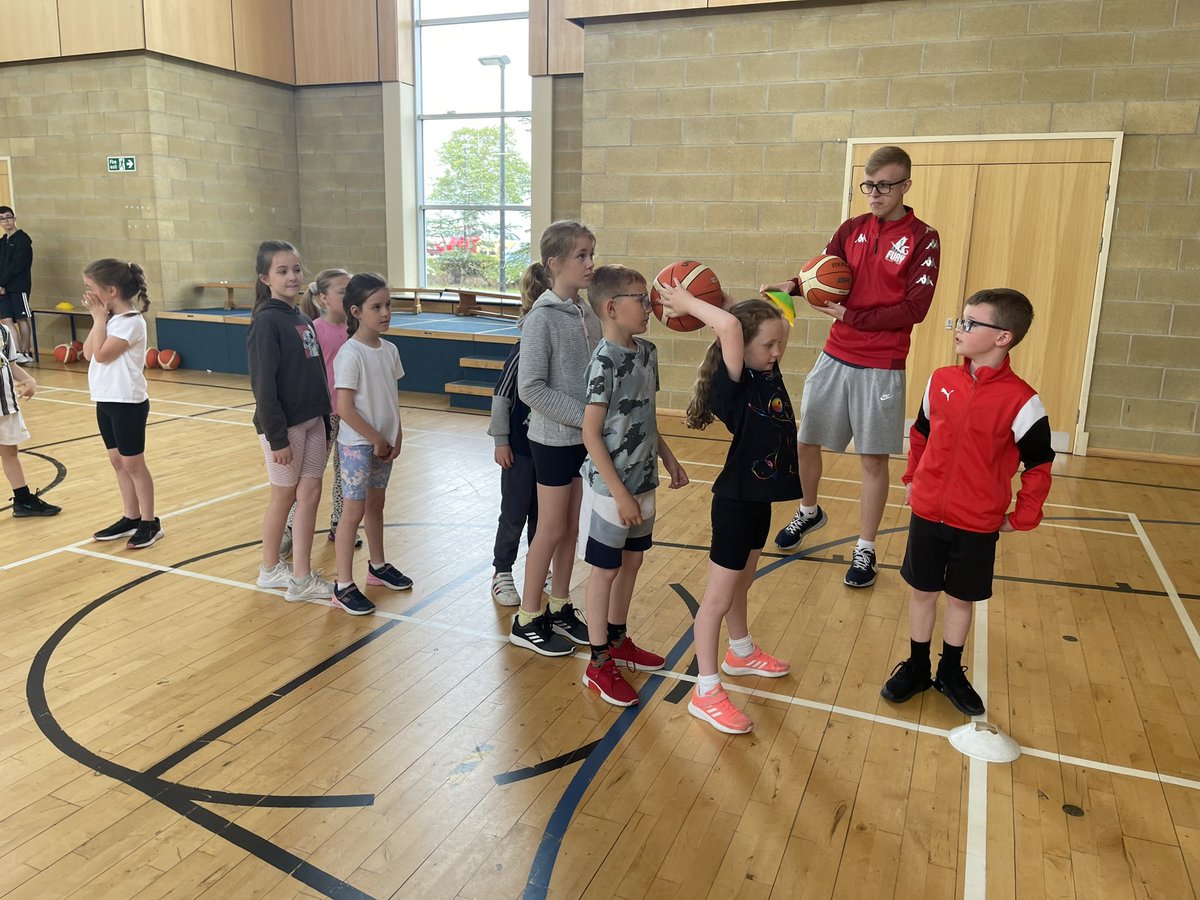 DeanburnPS_P4_3's tweet photo. We have been so busy today! Rugby, football, beep test, fruit rockets, basketball, mindfulness…we will all sleep well tonight! 😊 #DPSHealthweek and a HUGE thank you to all of our amazing volunteers who ran the workshops! https://t.co/Fe6xhgvNpa