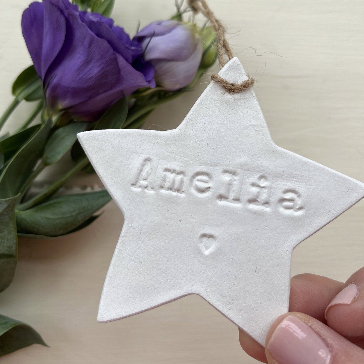 My personalised stars make a perfect teacher gift. Pop over to my Etsy shop to have a look 🤍 #claystar #weddingfavours #personalisedgift #teachergift #handmadegifttags #rusticstar #claystardecor #weddingdecor #weddingfavours #etsyshopuk #etsy #etsyuk #acornstationery