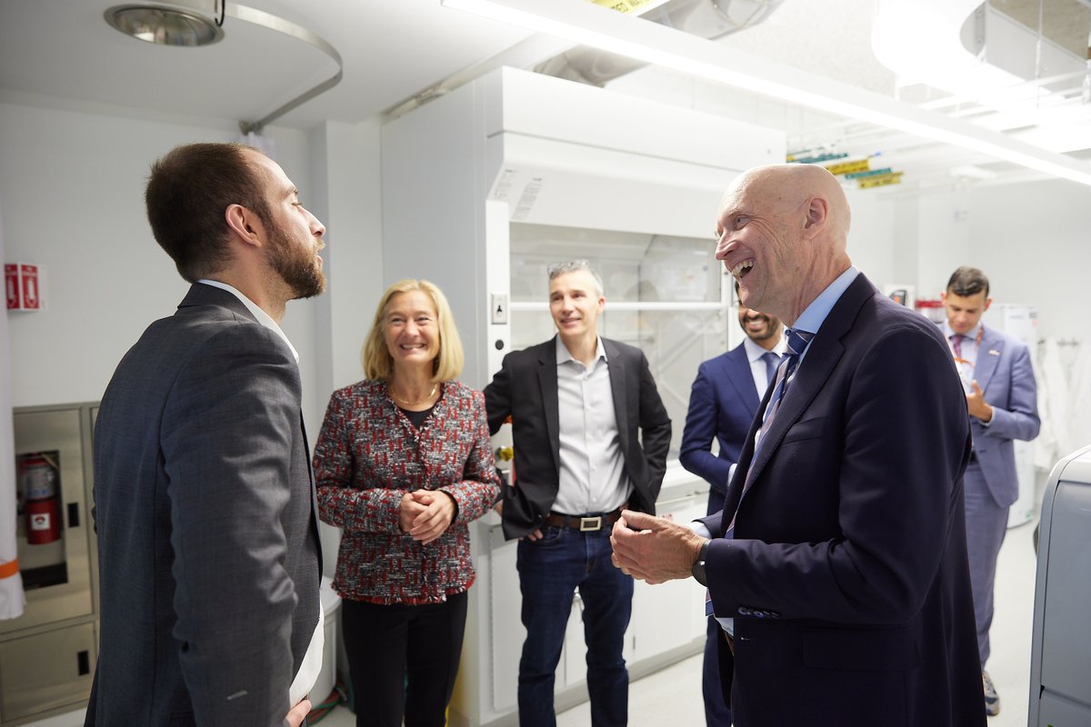 Netherlands Consulate General in NY (@nlinny) on Twitter photo #Startups are one of key drivers of #innovation for finding new solutions. Today at <a href="/BioLabsBoston/">Tufts Launchpad | BioLabs</a>, the founder, investor and other ecosystem players together with <a href="/MinisterEZK/">Minister EZ</a> & <a href="/ministerVWS/">Daniëlle Jansen</a> had a chance to talk about the path to growth 🚀
#NLatBIO2023 #BIO2023 #Startups are one of key drivers of #innovation for finding new solutions. Today at <a href="/BioLabsBoston/">Tufts Launchpad | BioLabs</a>, the founder, investor and other ecosystem players together with <a href="/MinisterEZK/">Minister EZ</a> & <a href="/ministerVWS/">Daniëlle Jansen</a> had a chance to talk about the path to growth 🚀
#NLatBIO2023 #BIO2023