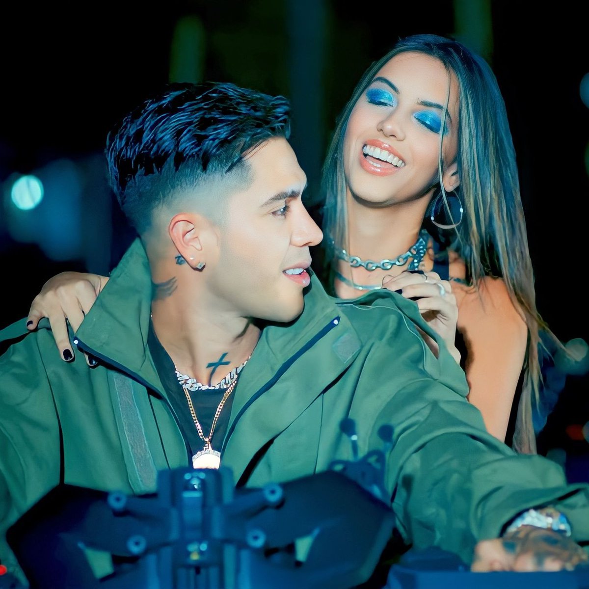heisjdpantoja's tweet photo. SPOTIFY | UPDATE "PELIGROSA".  
Day 1 (DEBUT): 517,293 
Day 2: 935,119 (+417,286) 
Day 3: 1,189,446 (+254,327) 
Day 4: 1,361,913 (+172,467)
Day 5: 1,580,923 (+219,010) https://t.co/i0vTUkOJKK
