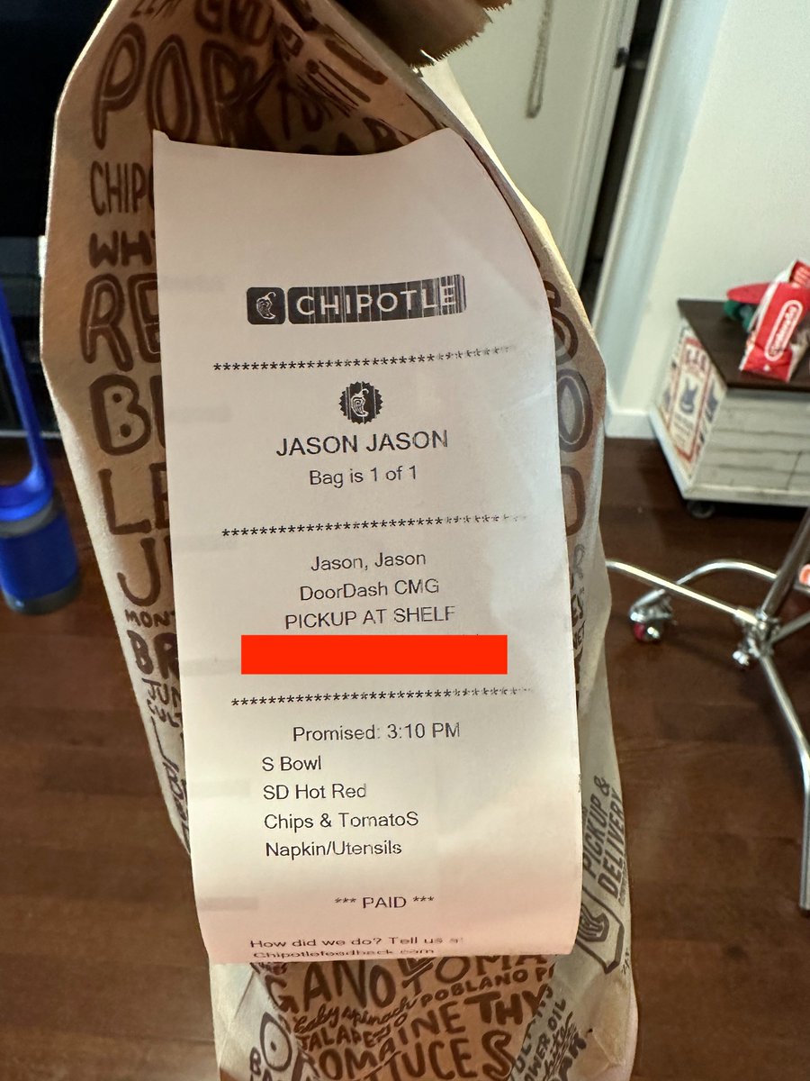 mattswider's tweet photo. 🗳️ Poll: What do I do with this 🌯?
1️⃣ I eat it
2️⃣ I wait 10 mins and eat it
3️⃣ Tell you I didn't eat it (but I eat it)

Sorry, Jason Jason! @ChipotleTweets &amp; @DoorDash did you wrong🤷‍♂️ https://t.co/csi7LWFLO7