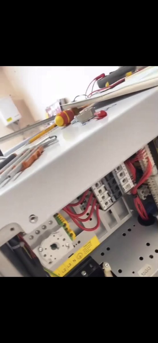 andrewokeefe4's tweet photo. Bit of 3 phase today as the old appliance didn’t have a neutral and new one had inverter so needed one!! Quite enjoyable doing a bit of electrical work. Getting better at keeping it tidy too 🤌🏼 https://t.co/rz38RLgIHO