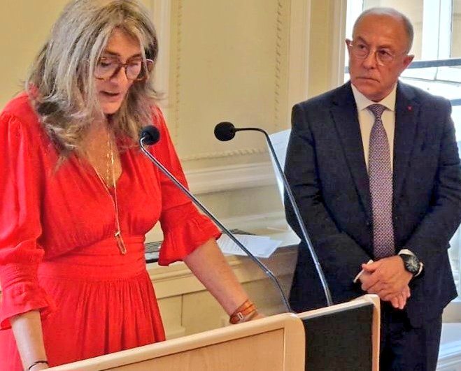 Le Président <a href="/JeanVeyrac/">Jean-Charles VEYRAC</a> présent au lancement de la #BandeDessinée🔸️#LesEnfantsFantômes, Arame &amp; Ibou🔸️inspiré du livre redigé par M. Harissou &amp;
<a href="/LaurentDejoie/">Laurent DEJOIE</a>, président de l'#AssoDuNotariatFrancophone &amp; #AncienNotaire de #LoireAtlantique 👏 | <a href="/Notaires_CSN/">Notaires de France</a> <a href="/Presidente_CSN/">Présidente du CSN</a>