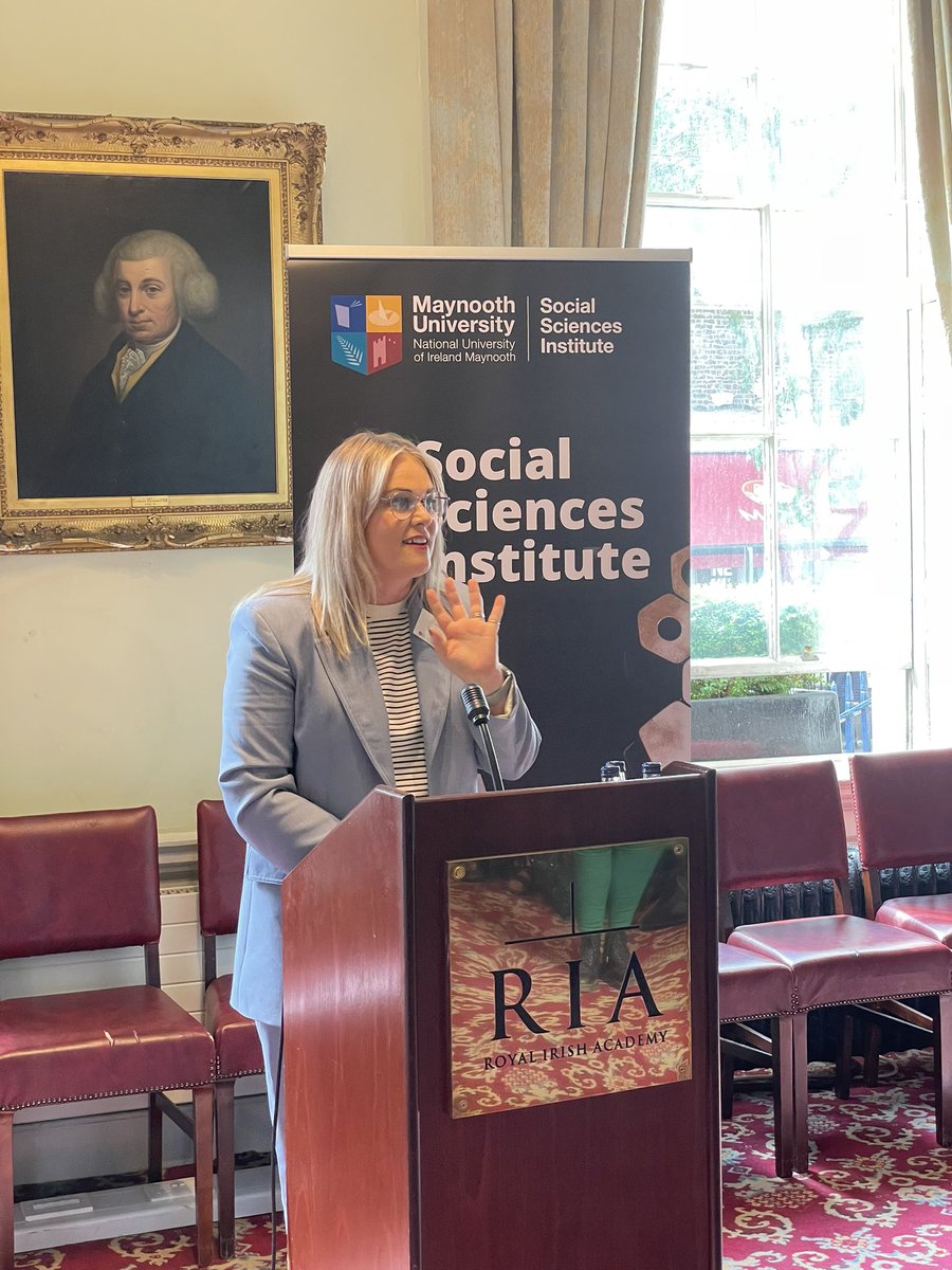 Elaine Feeney poet is the 1st of our poets to close today’s symposium on Trauma-informed Policy and Research in Ireland: A critical conversation at @RIAdawson 
@Linda__Connolly @SarahAnneBuckle @elainefeeney16