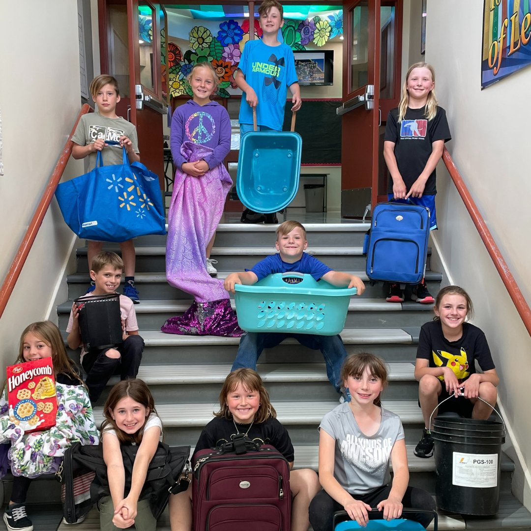 MorrinSWAT's tweet image. A few more photos from yesterday's Anything But a Backpack Day!

#MorrinProud #MorrinSWAT #schoolculture #AnythingButABackpack #fun @MorrinProud @plrd25