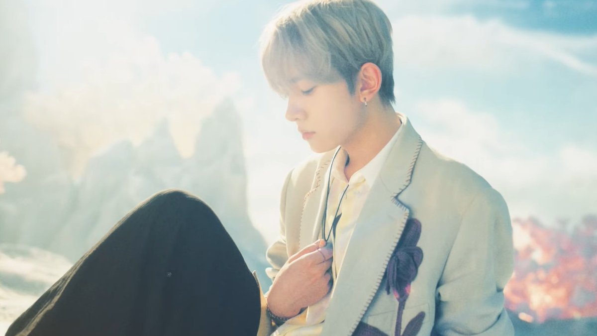 kzeix's tweet photo. the category is side profile and heeseung ate, slayed, and nailed it.

SACRIFICE MV OUT NOW 
#Sacrifice #EatMeUp #DARKBLOOD #ENHYPEN @ENHYPEN_members @ENHYPEN https://t.co/rofKiZ220h