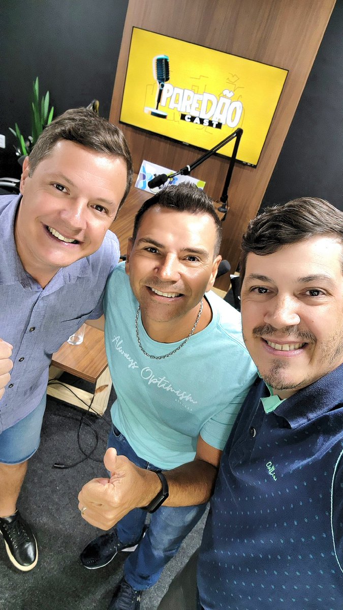 ParedaoCast's tweet photo. Amanhã, 19h, você confere mais um episódio inédito do Paredão Cast com @danielleonreal, @sergynhopimenta e @donatofernandes. Se inscreva https://t.co/hrChcAQwqY e fique por dentro das novidades 👍 https://t.co/Md42wZvuTV