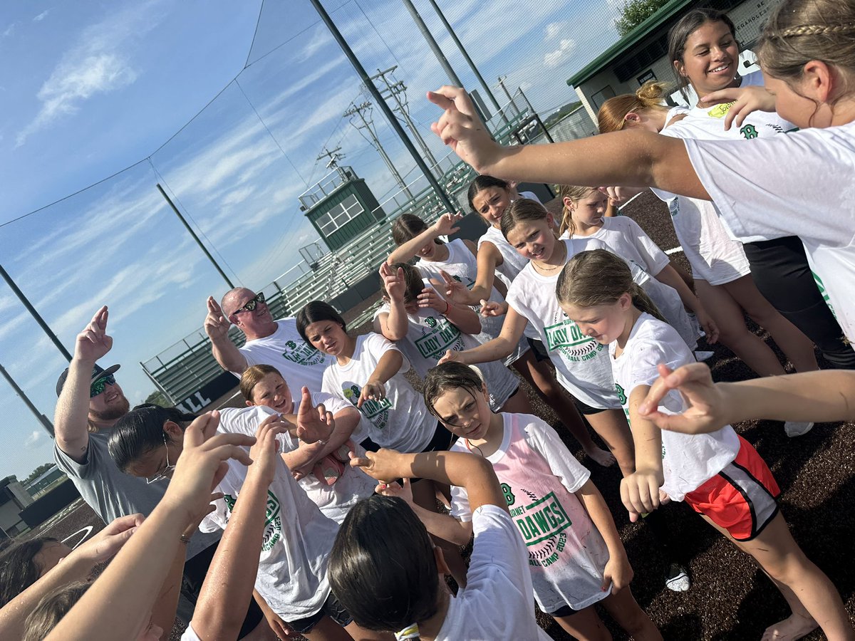 Great few days at Lady Dawg Softball Camp!
Got to see some great talent in our youth and taught them a little bit about #BDM 💪🏼