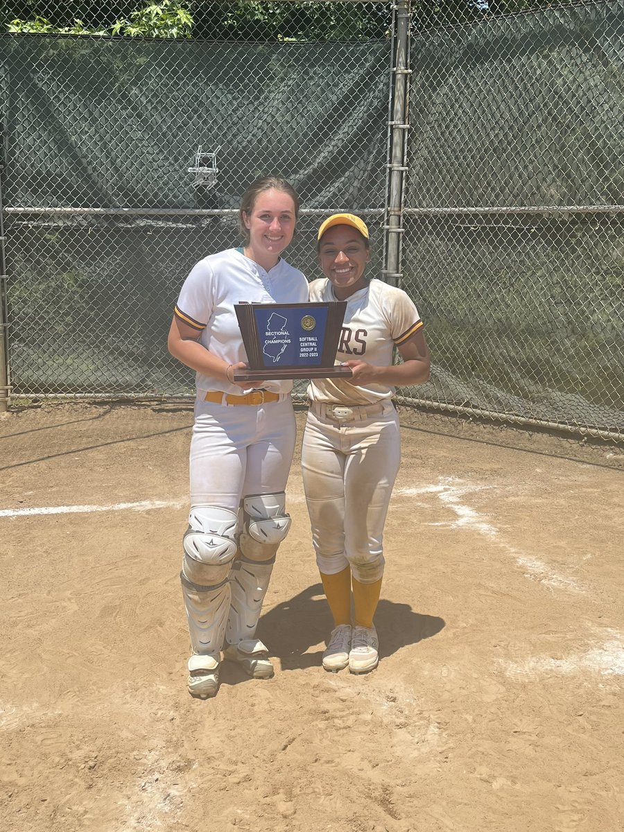 2025Faux's tweet photo. What a great season this year for Delran! Not the way we wanted it to end but I’m so proud of these girls! I ended the season with 21 RBIs and 22 hits!! So looking forward to the next two years, Go Bears! ❤️🥎🐻 @JOutlawsGold @TopPreps @Los_Stuff @ExtraInningSB @IHartFastpitch https://t.co/uoQNRdRyY0