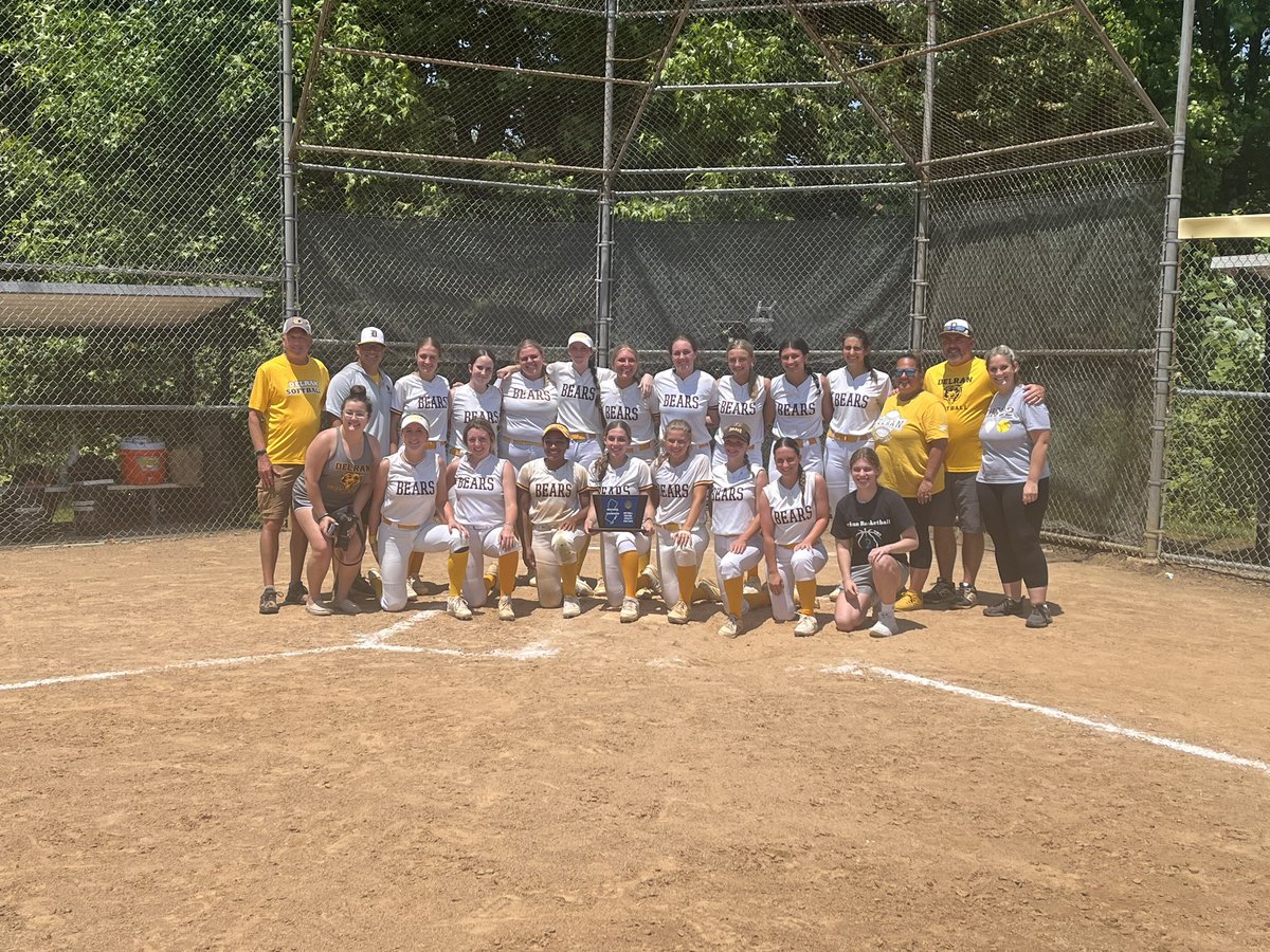 2025Faux's tweet photo. What a great season this year for Delran! Not the way we wanted it to end but I’m so proud of these girls! I ended the season with 21 RBIs and 22 hits!! So looking forward to the next two years, Go Bears! ❤️🥎🐻 @JOutlawsGold @TopPreps @Los_Stuff @ExtraInningSB @IHartFastpitch https://t.co/uoQNRdRyY0