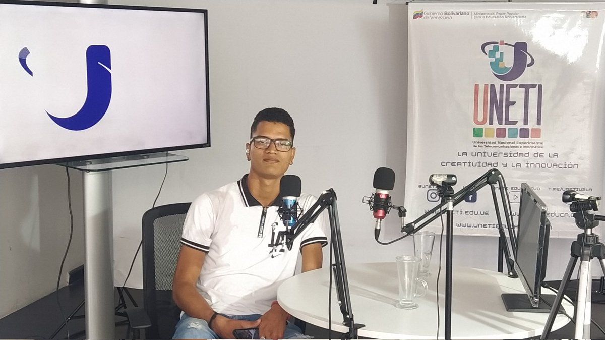 Desde la fabrica de contenidos en sede UNETI caracas, nuestro secretario d independencia tecnologica ya que <a href="/mirandoafuturo/">Mirando Al Futuro</a> <a href="/Gabrielyrics_/">Gabriel</a> presenta su programa IA y la utilidad para la humanidad #VenezuelaEsUniónYCooperación <a href="/NicolasMaduro/">Nicolás Maduro</a> <a href="/HectoRodriguez/">Héctor Rodríguez C.</a> <a href="/cberbeci1/">cberbeci</a> <a href="/MirandaGob/">Gob Miranda</a>