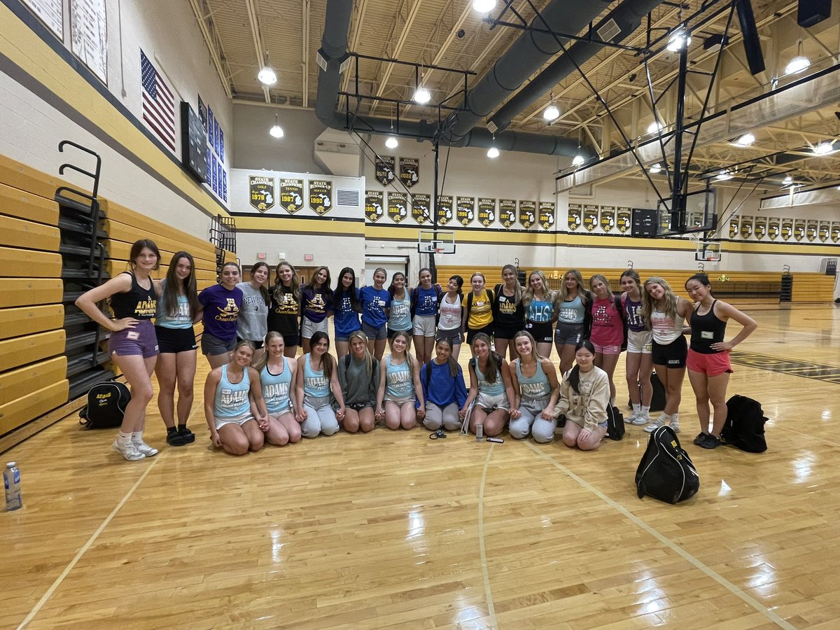 31 Strong! 💪 (Missing a few in the pic) It’s going to be a great year for Adams Varsity cheer! So much talent and so ready to RTC! 🤎💛🤍 #clbig #rtc #adamscheer #varsitycheer #12seniors #8juniors #11sophomores