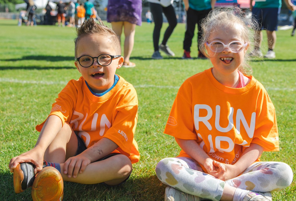 DSRFcanada's tweet photo. Relive the fun of Run Up for Down Syndrome by browsing the Run photo album! All photos by DSRF's multi-talented OT Hina Mahmood. 📸
https://t.co/BszuLFCdv2
#RunUp4DS https://t.co/27zXdBFbfZ